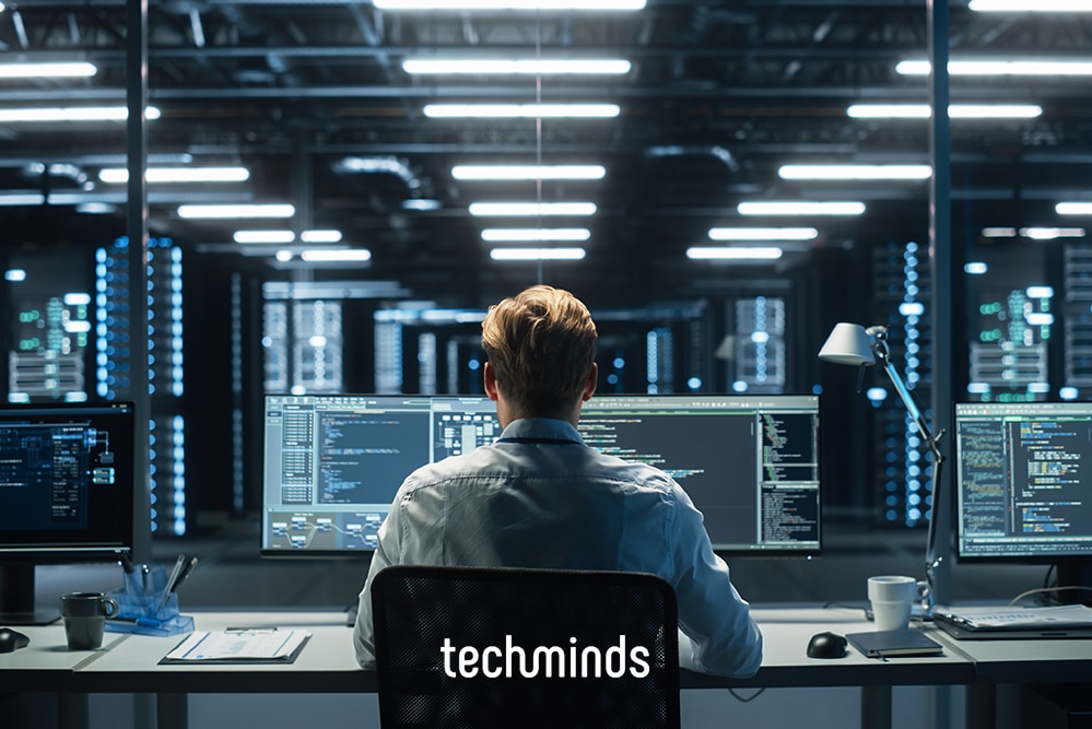 Fachinformatiker am Monitor im Serverraum, Jobprofil Fachinformatiker