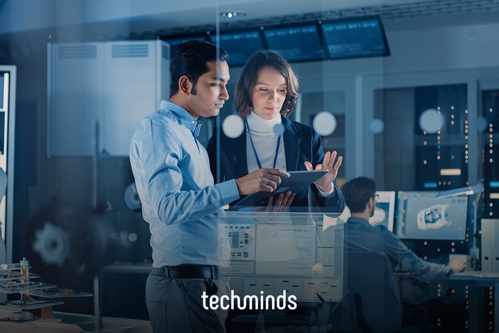 Solution Engineer analysiert Kundenanforderungen und entwickelt technische Lösungsarchitekturen.