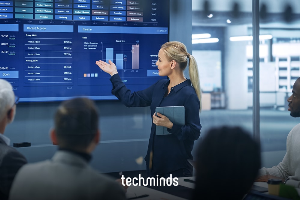 Vertriebsingenieur präsentiert technische Lösungen und berät Kunden zu Produkten und Anwendungen.