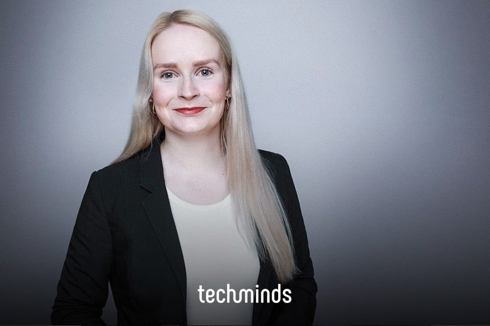 Professionelles Headshot von Teresa Glawe, Personalberaterin bei TechMinds, im dunklen Blazer.